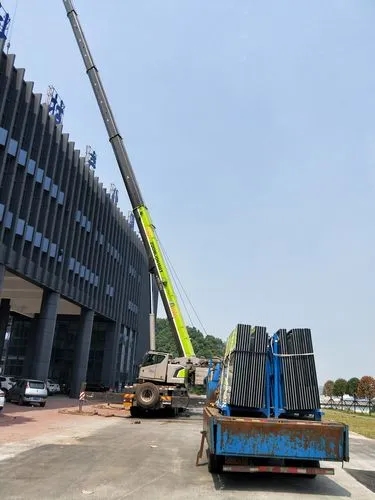 石柱吊装大玻璃